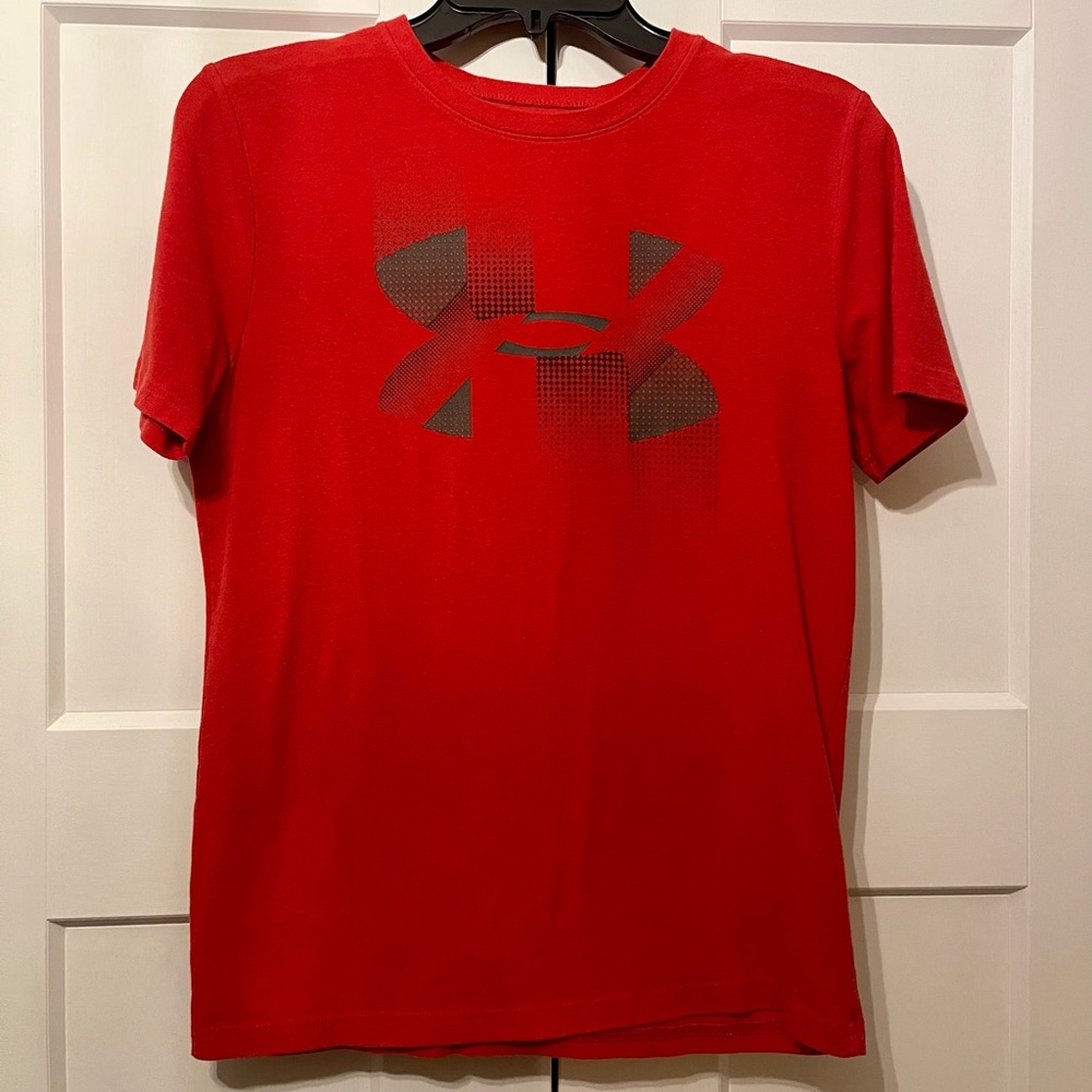 Under Armour Boys XL 14-16 Heat Gear tshirt
